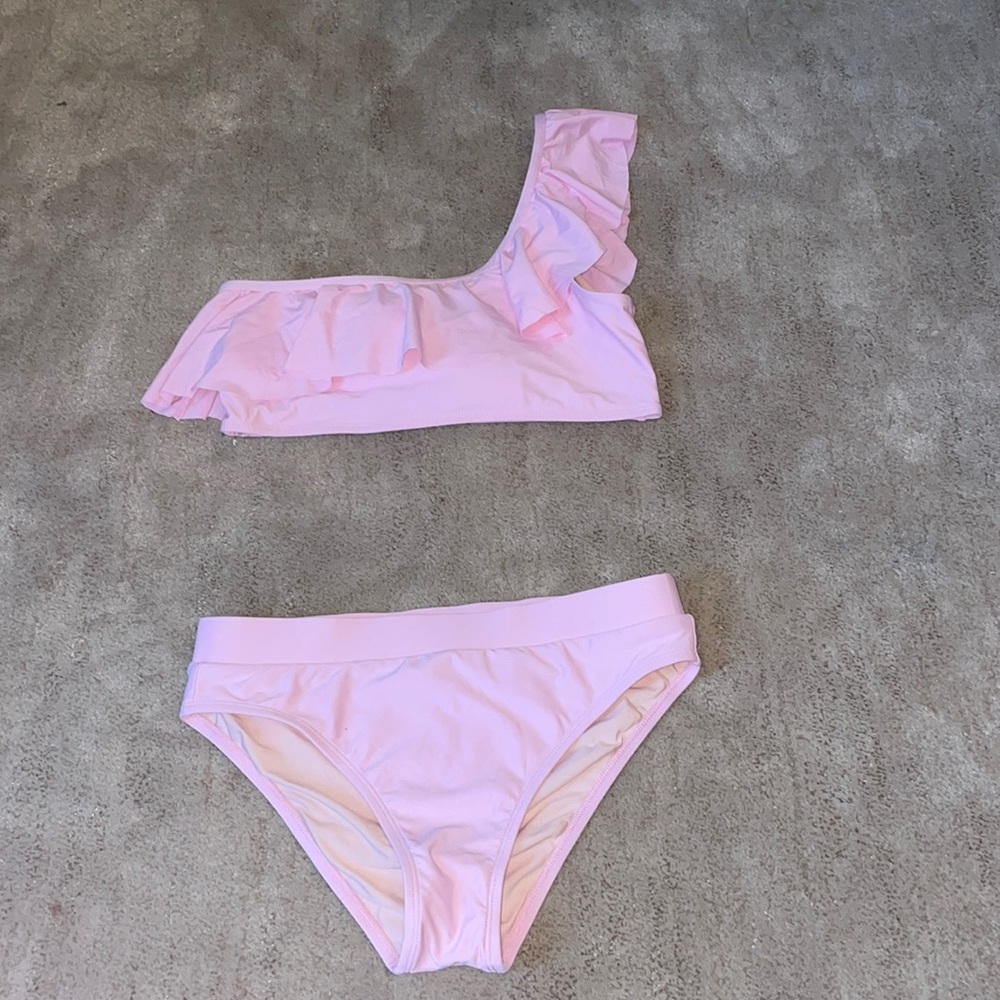 One shoulder bikini